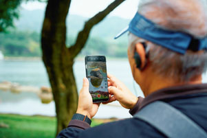 漫步湖畔。迪欣湖4