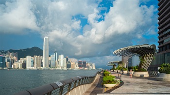 Located on the harbour edge of Tsim Sha Tsui, the TST Promenade is highly accessible and provides a panoramic view of the Victoria Harbour and Hong Kong Island. In 2004, the Avenue of Stars was built to honour celebrities of the Hong Kong film industry and was renovated in 2019.